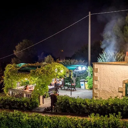 Villaggio Passo Dell'arciprete מלון דירות ויאסטה