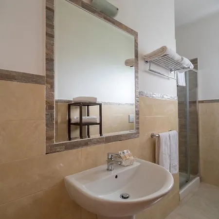 Villaggio Passo Dell'arciprete מלון דירות ויאסטה